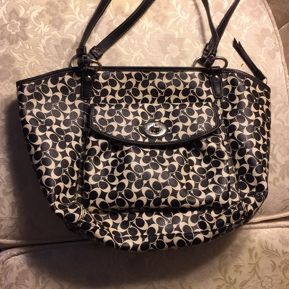 Coach purse handbag with front pocket